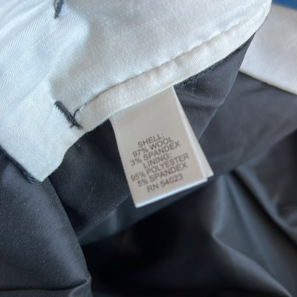 Banana Republic Jackson fit wool pants. Size 0P in dark charcoal gray - Picture 3 of 6